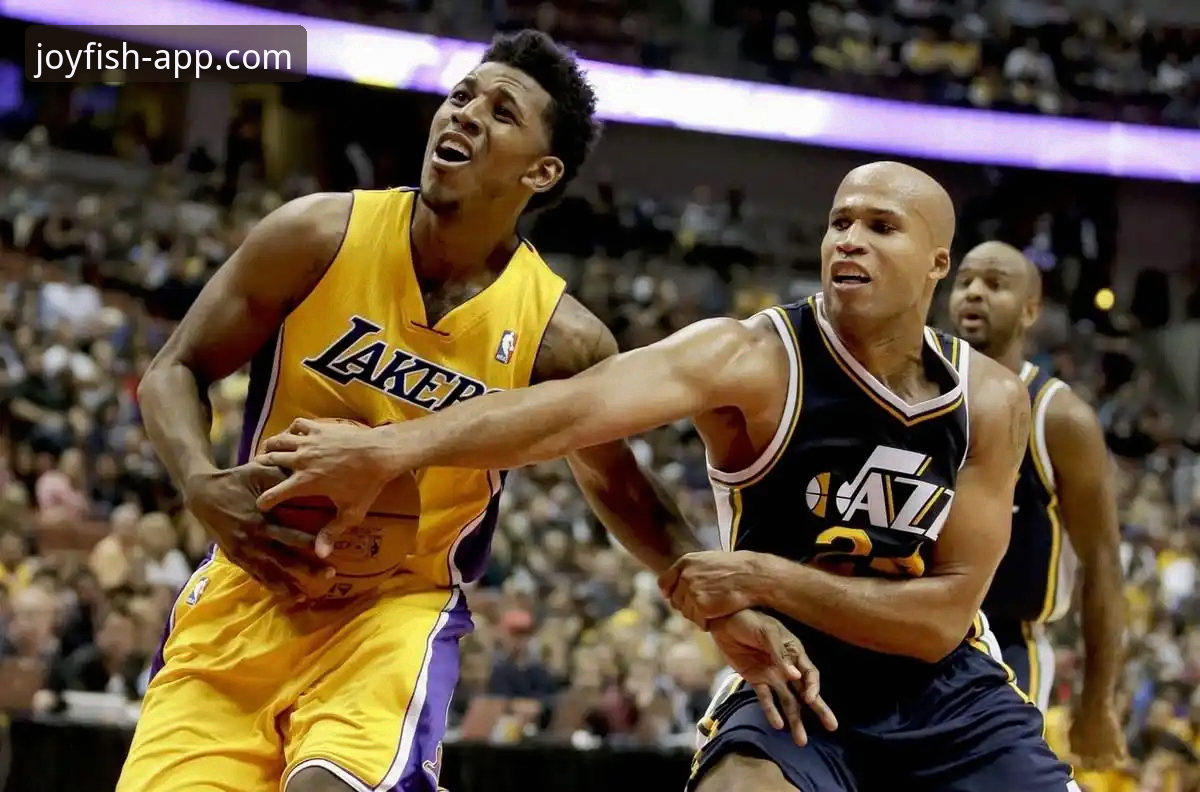 乐鱼APP怎么找 乐鱼体育平台高清直播NBA赛事操作教程:以湖人137-130力克步行者为例
